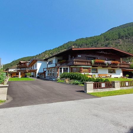 Modern Apartment In Langenfeld Near Ski Area Kültér fotó
